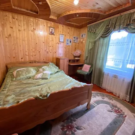 карпатський дім Perekrestnoye